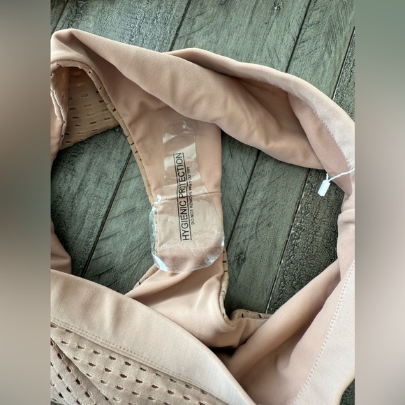 BNWT Kira Swimwear Perforated Bikini, size medium. - Picture 12 of 13